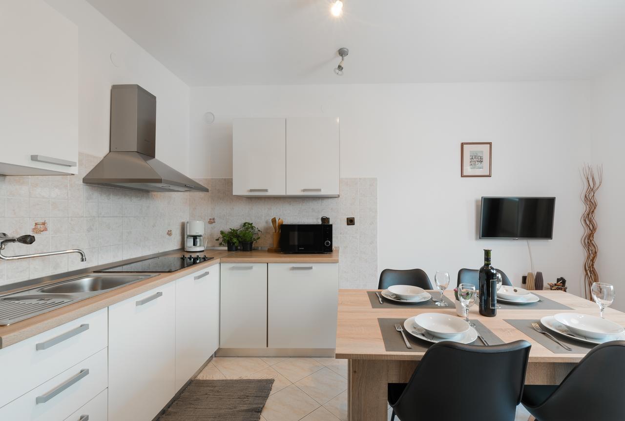Apartments Karlo & Ivona Labin  Exterior photo
